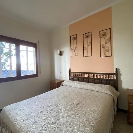 Villa Acogedora Casa Familiar Con Jardin Y Barbacoa Cerca De La Playa En - Hisp-7-41 Torroella de Montgrí